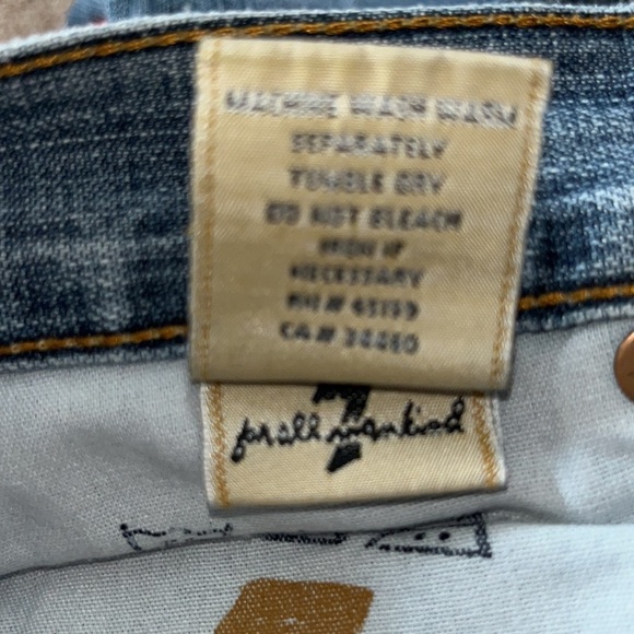 7 For All Mankind flare medium wash distressed denim blue jeans size 26 - Picture 10 of 10